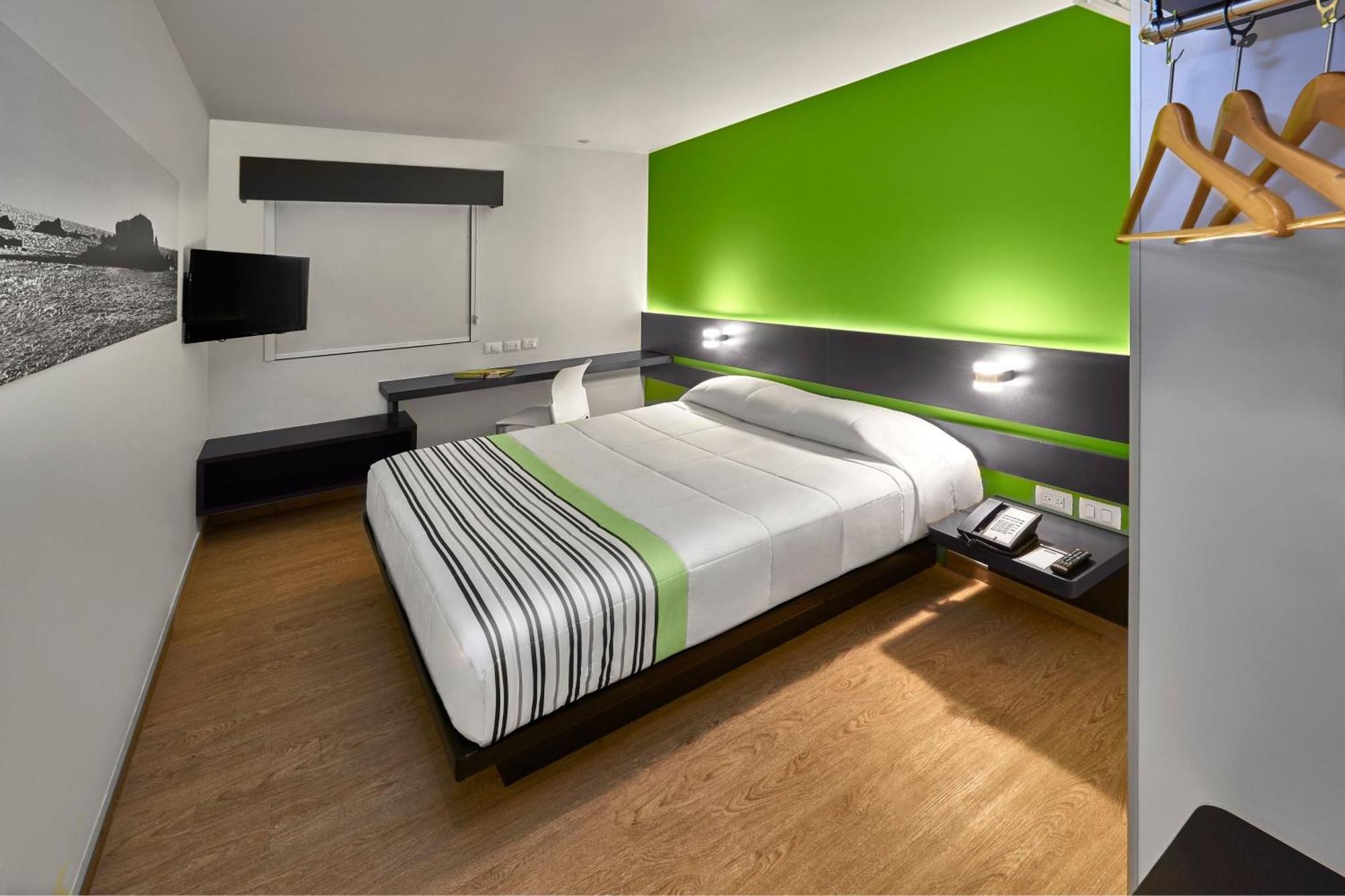 City Express Junior By Marriott Toluca Zona Industrial Exterior photo