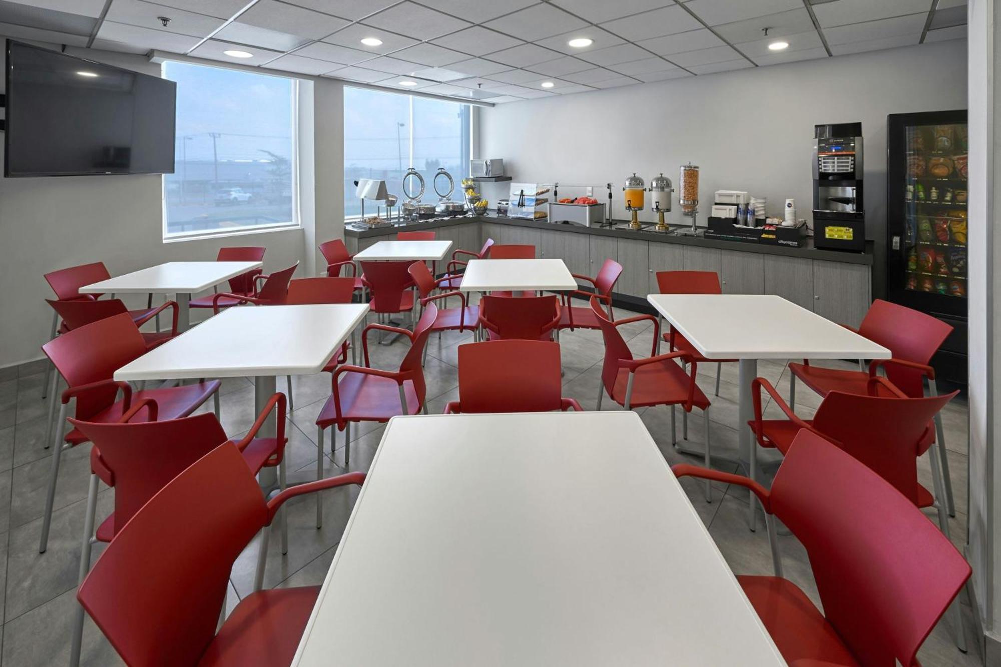 City Express Junior By Marriott Toluca Zona Industrial Exterior photo